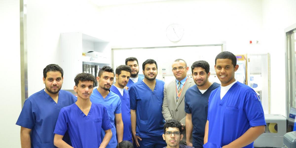 زيارة طلاب كلية الصيدلة لمستشفى الحرس الوطني جامعة شقراء