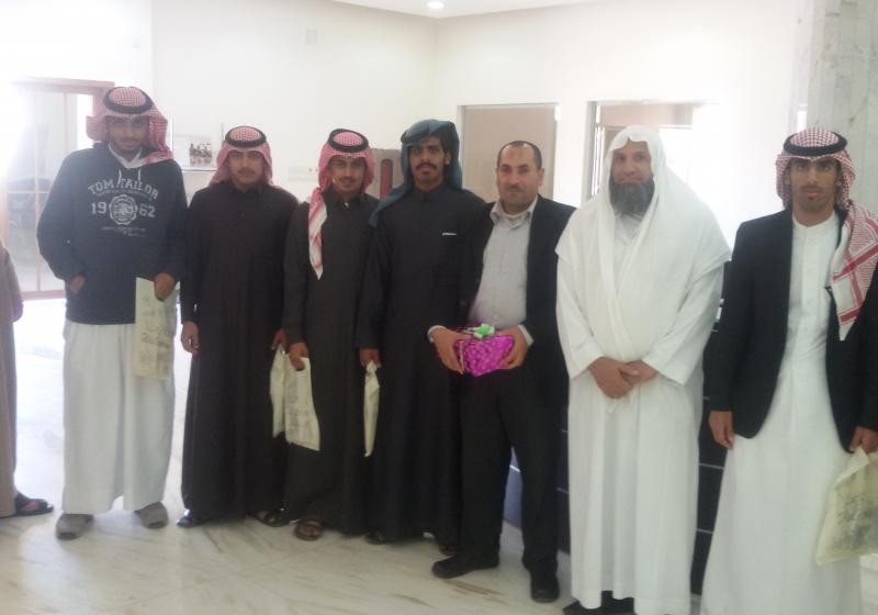 وفد-طلابي-من-تربية-شقراء-في-زيارة-المكتب-التعاوني للدعوة والإرشاد