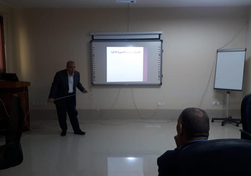 دورة تدريبية بعنوان استخدام السبورة الذكية